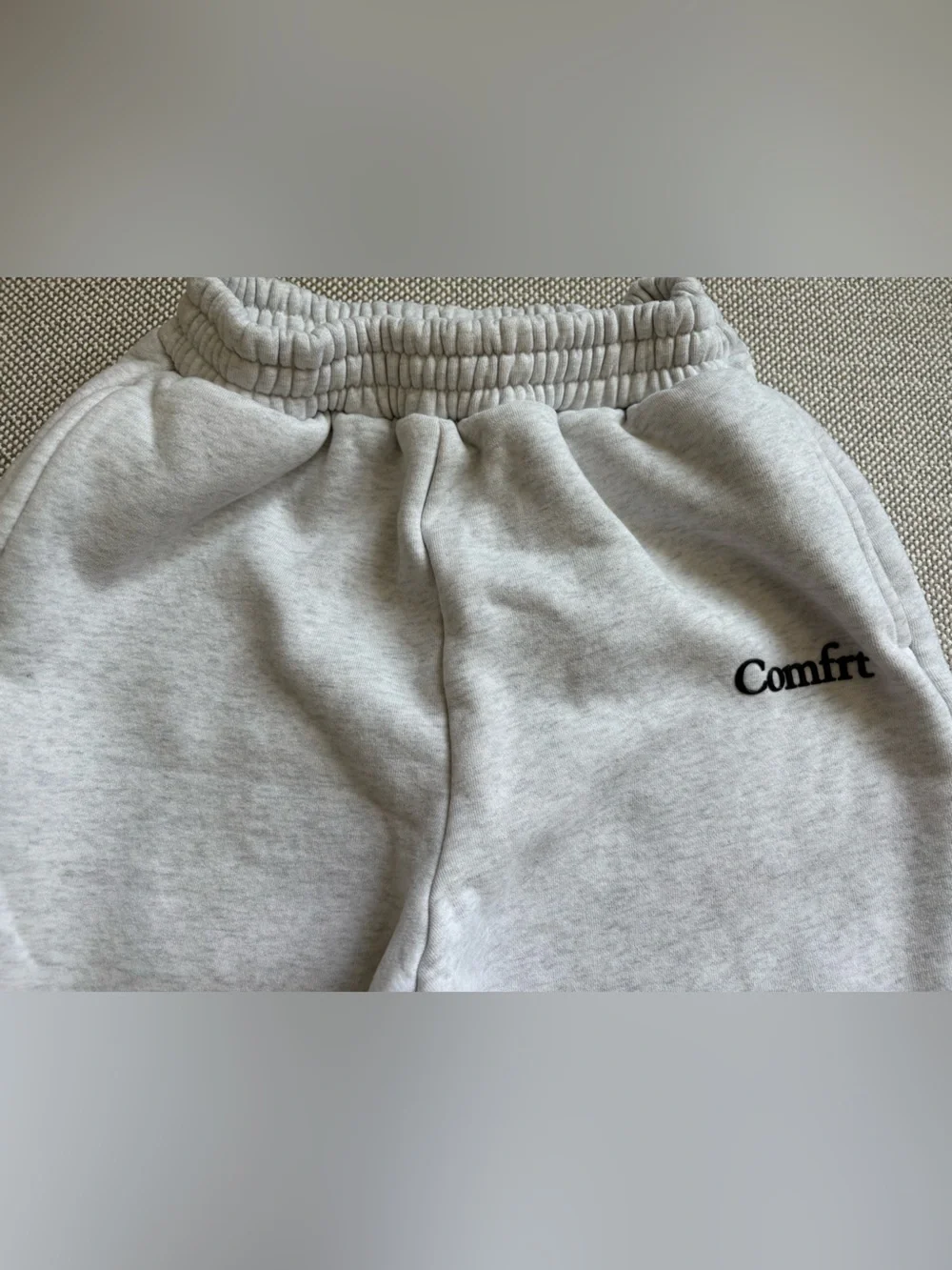 COMFRT Kids Light Gray Hoodie & Sweatpants Matching Set - SIZE M
